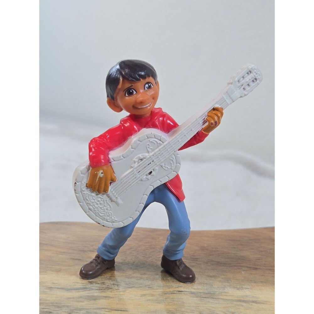 Miguel  Playing Guitar Disney Coco 3"” Figure Plastic Toy